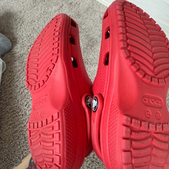 CROCS Kids Classic Clog - Bright Red - Picture 9 of 12